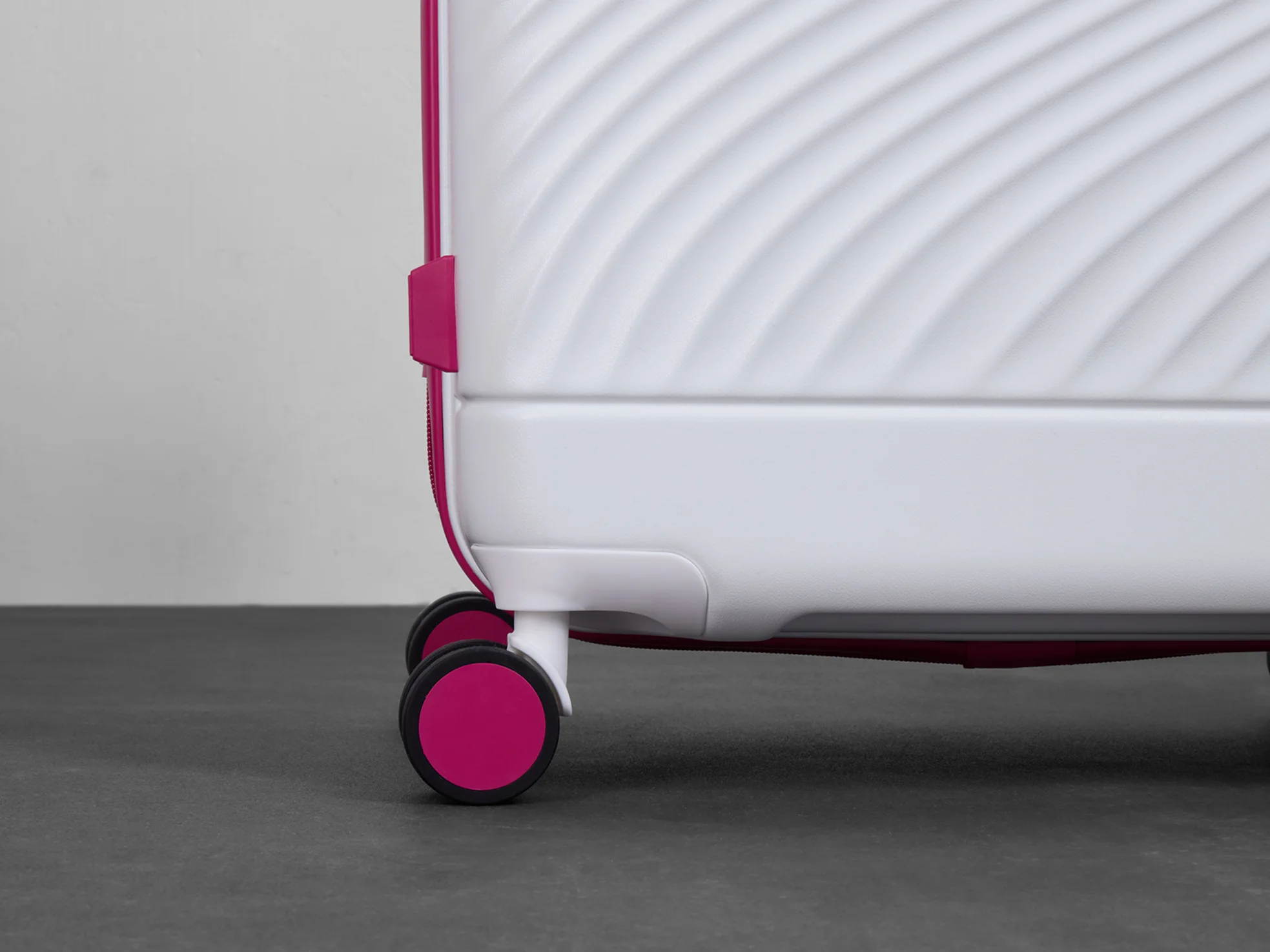 Official Love Island White & Pink Cabin Suitcase - Personalised - Image 7