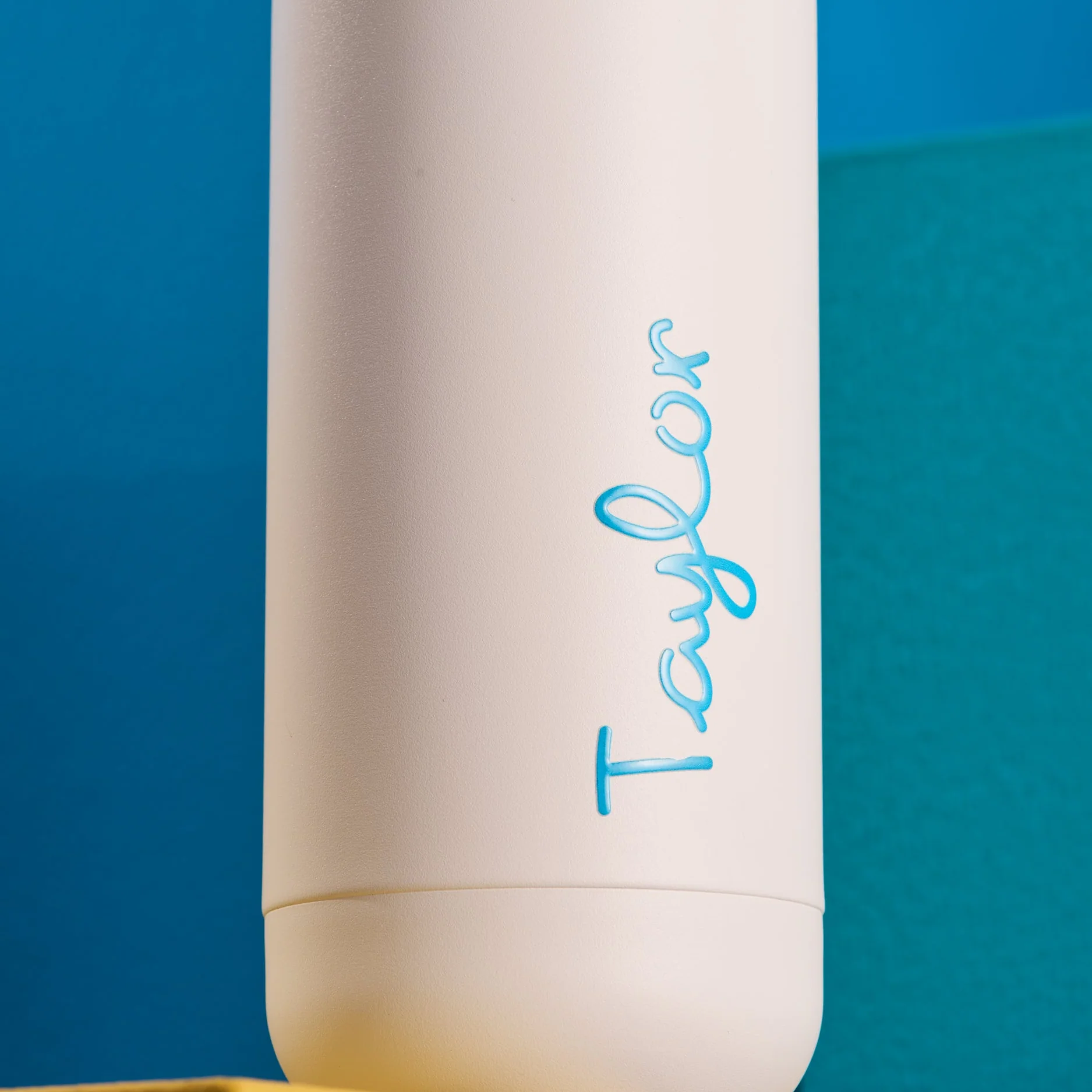Official Love Island Mini Water Bottle (500ml) - Image 5